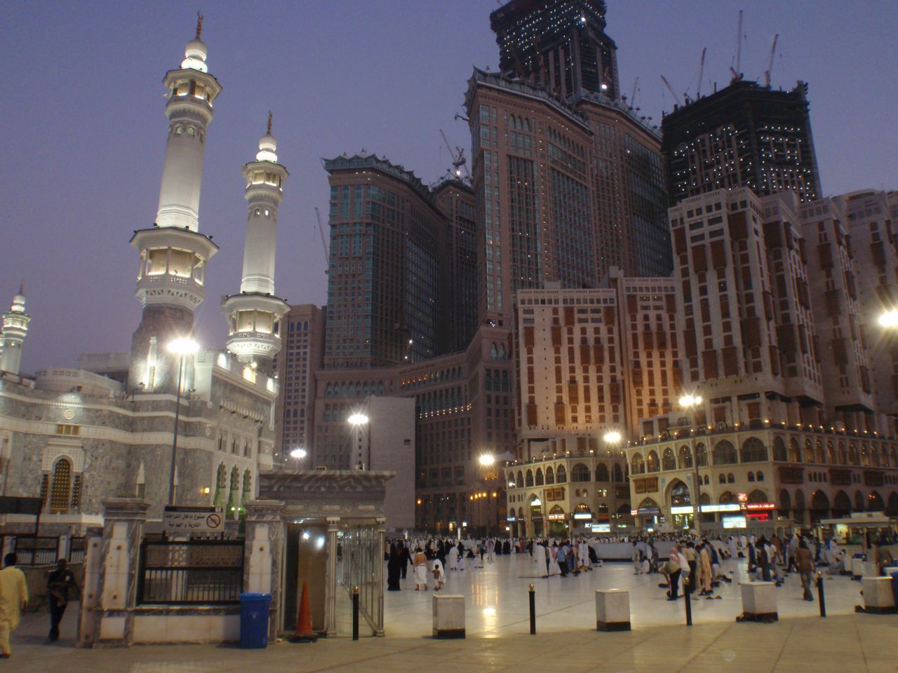 Millions head to Mecca for huge hajj Millions head to Mecca for huge hajj